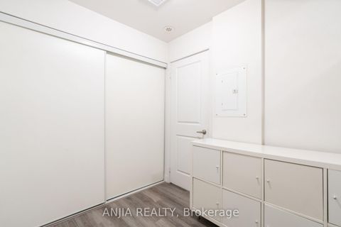 Photo 12 at 33 - 869 Wilson Avenue, CFB, Toronto