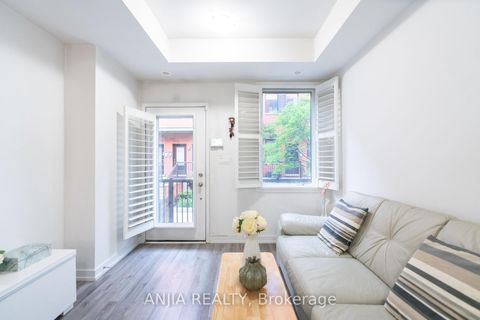 Photo 17 at 33 - 869 Wilson Avenue, CFB, Toronto