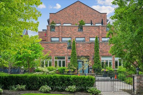 Photo 5 at 112 - 65 Sheldrake Boulevard, Mount Pleasant East, Toronto