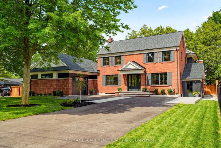 Photo 3 at 727 King Road, LaSalle, Burlington