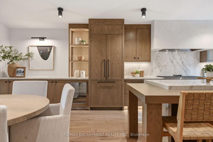 Photo 7 at 727 King Road, LaSalle, Burlington