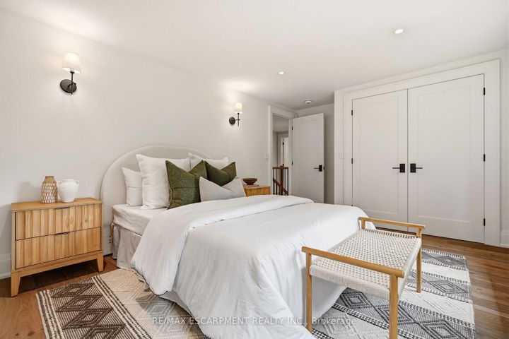 Photo 23 at 727 King Road, LaSalle, Burlington