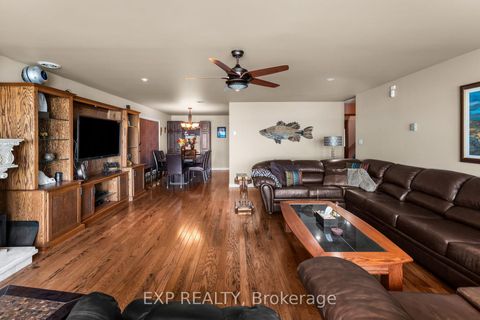 Photo 7 at 582 Duclos Point Road, Pefferlaw, Georgina