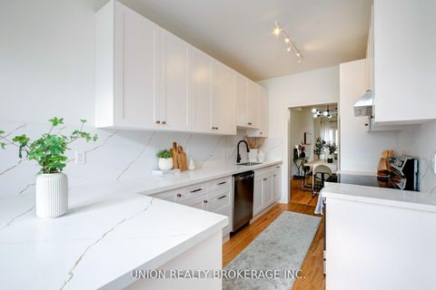 Photo 3 at 59D Woodbine Avenue, The Beaches, Toronto