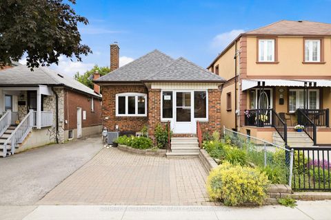 Photo 1 at 20 Bicknell Avenue, Eglinton West, Toronto