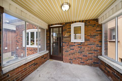 Photo 3 at 20 Bicknell Avenue, Eglinton West, Toronto