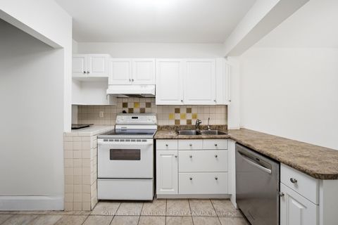Photo 17 at 20 Bicknell Avenue, Eglinton West, Toronto
