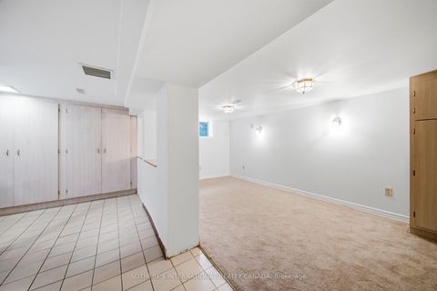 Photo 24 at 20 Bicknell Avenue, Eglinton West, Toronto