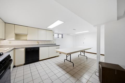 Photo 28 at 20 Bicknell Avenue, Eglinton West, Toronto
