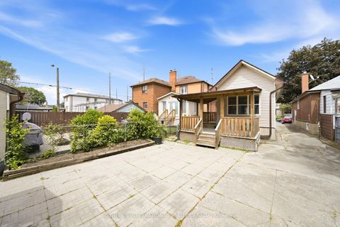 Photo 35 at 20 Bicknell Avenue, Eglinton West, Toronto