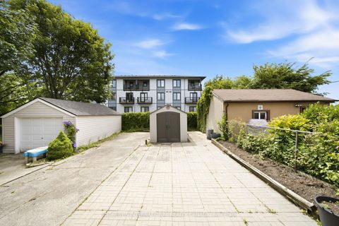 Photo 36 at 20 Bicknell Avenue, Eglinton West, Toronto