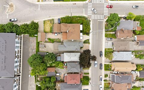 Photo 40 at 20 Bicknell Avenue, Eglinton West, Toronto