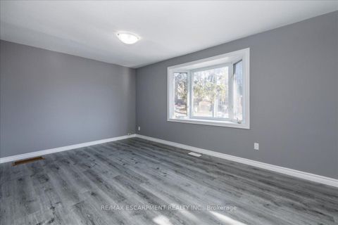Photo 4 at #1, #2, #3 - 210 Owen Street, Wellington, Barrie