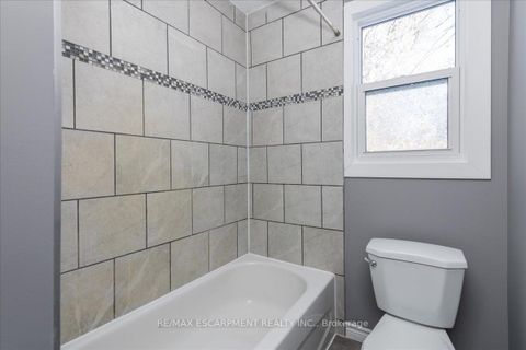 Photo 7 at #1, #2, #3 - 210 Owen Street, Wellington, Barrie