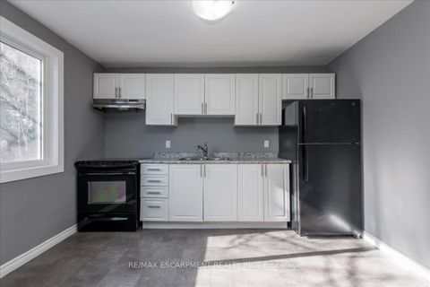 Photo 8 at #1, #2, #3 - 210 Owen Street, Wellington, Barrie