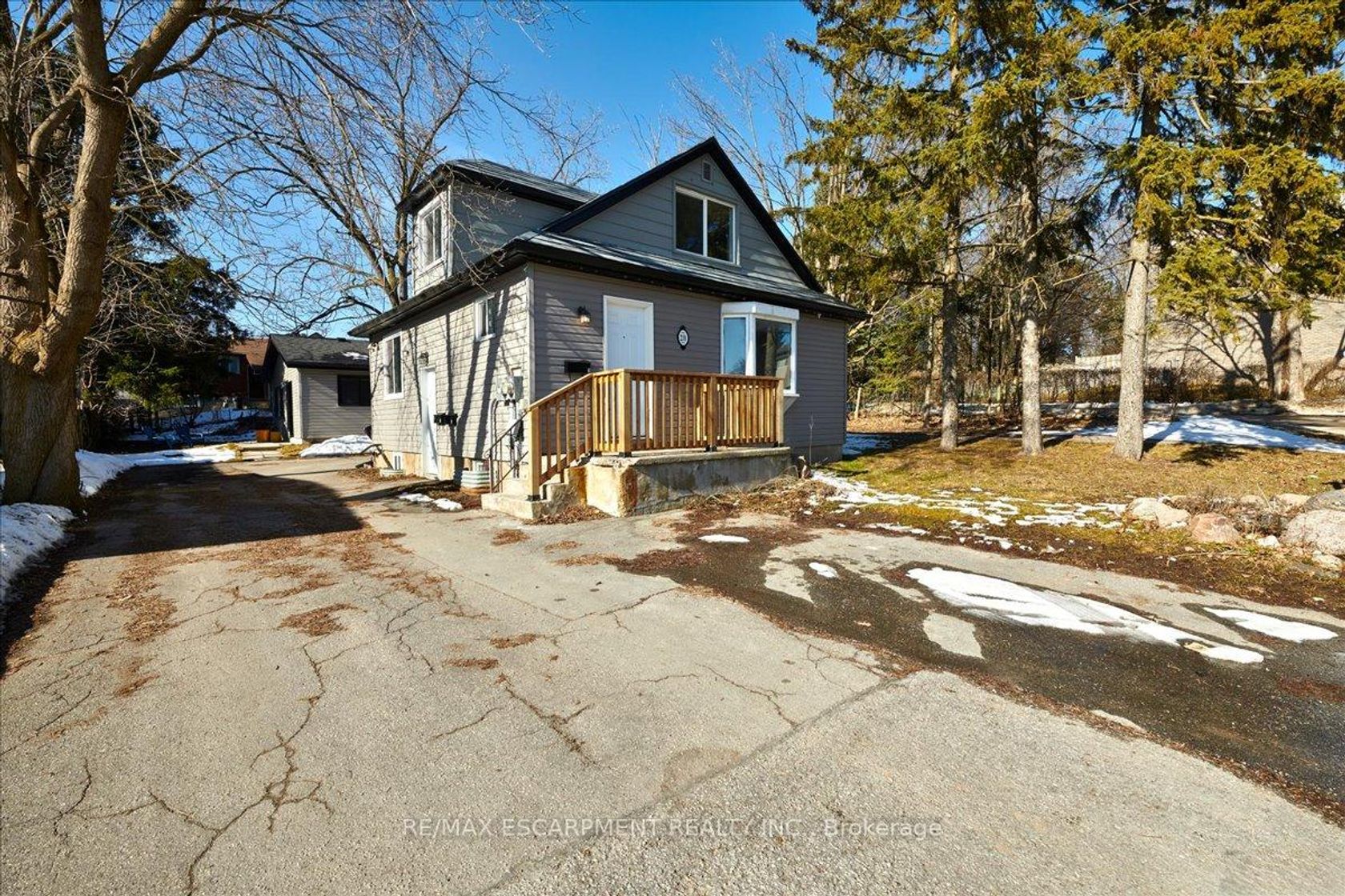 #1, #2, #3 - 210 Owen Street, Wellington, Barrie photo number 2
