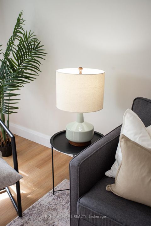 Photo 4 at 75 Milford Haven Drive, Morningside, Toronto