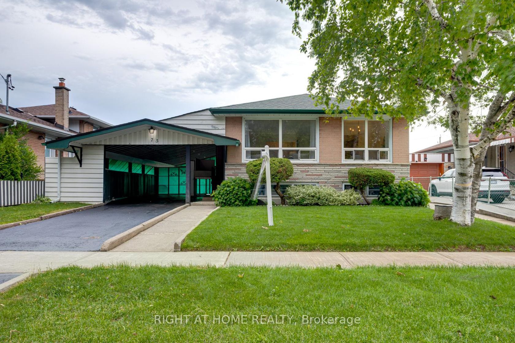 75 Milford Haven Drive, Morningside, Toronto 