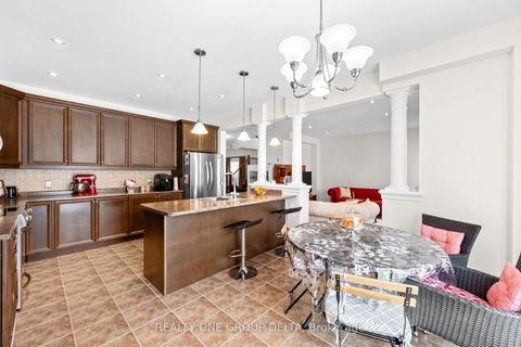 Photo 11 at 8 Charlemagne Avenue, Shore, Barrie