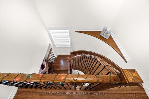 Photo 19 at 8 Charlemagne Avenue, Shore, Barrie