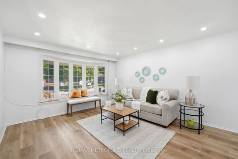 Photo 8 at 31 Langevin Crescent, Centennial Scarborough, Toronto