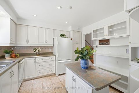 Photo 12 at 31 Langevin Crescent, Centennial Scarborough, Toronto