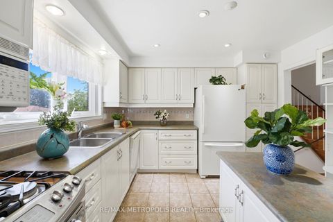Photo 13 at 31 Langevin Crescent, Centennial Scarborough, Toronto