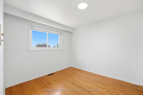 Photo 20 at 31 Langevin Crescent, Centennial Scarborough, Toronto