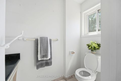 Photo 32 at 31 Langevin Crescent, Centennial Scarborough, Toronto