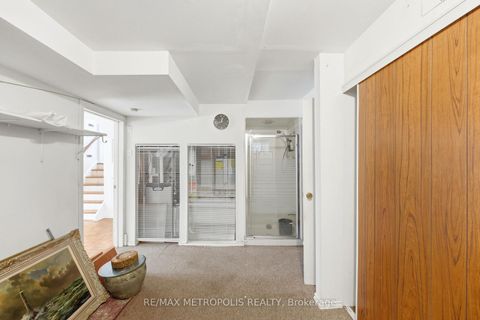 Photo 35 at 31 Langevin Crescent, Centennial Scarborough, Toronto