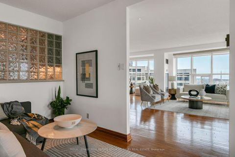 Photo 15 at PH04 - 99 Harbour Square, Waterfront Communities C1, Toronto