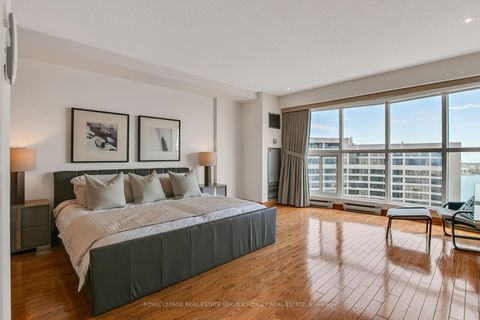 Photo 16 at PH04 - 99 Harbour Square, Waterfront Communities C1, Toronto