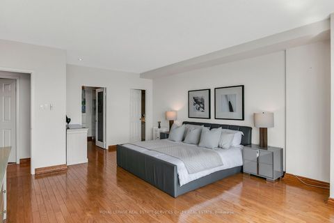 Photo 18 at PH04 - 99 Harbour Square, Waterfront Communities C1, Toronto