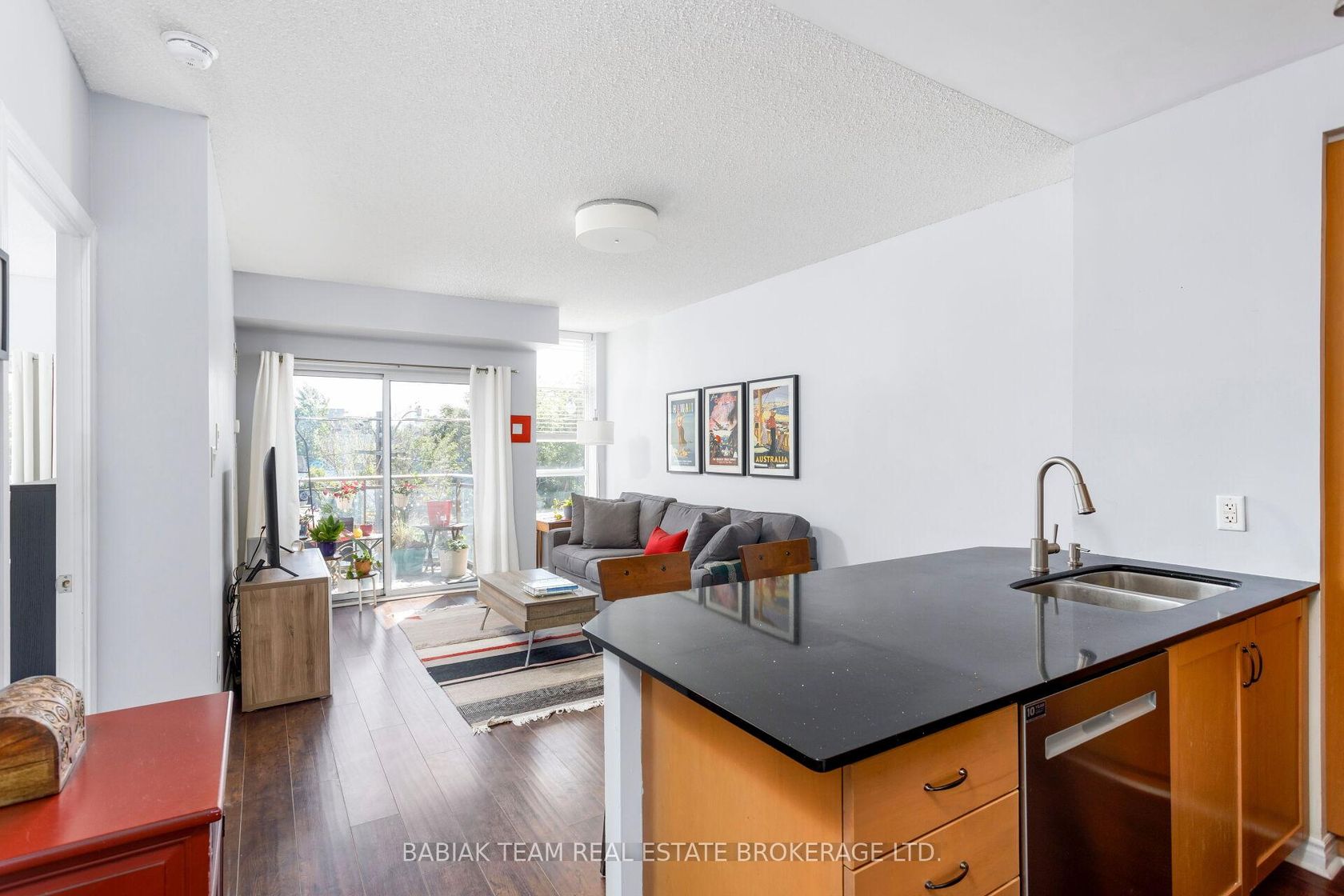 307 - 2495 Dundas Street West Street, High Park North, Toronto 