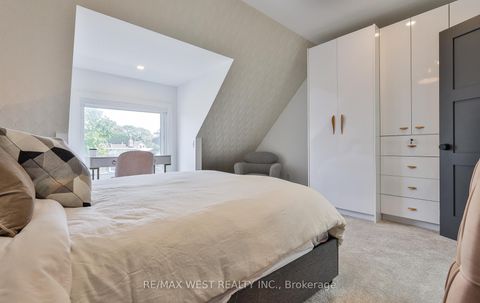 Photo 15 at 734 Shaw Street, Little Italy, Toronto