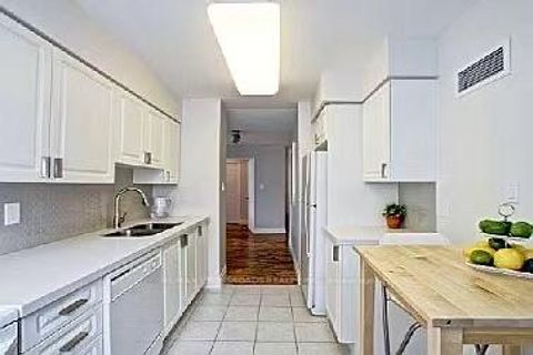 Photo 7 at 2012 - 28 Empress Avenue, Willowdale East, Toronto