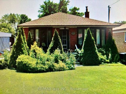 Photo 0 at 61 Kootenay Crescent, Bendale, Toronto