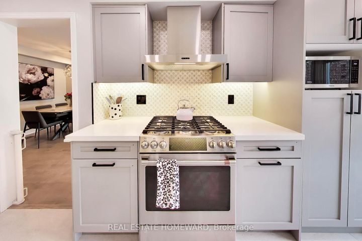 Photo 15 at 3375 Fenwick Crescent, Erin Mills, Mississauga