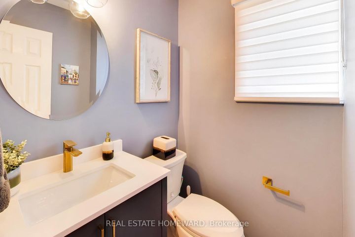 Photo 17 at 3375 Fenwick Crescent, Erin Mills, Mississauga