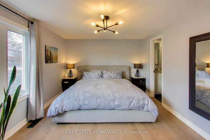 Photo 19 at 3375 Fenwick Crescent, Erin Mills, Mississauga