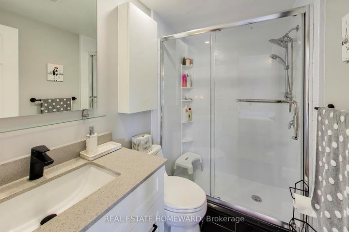 Photo 21 at 3375 Fenwick Crescent, Erin Mills, Mississauga