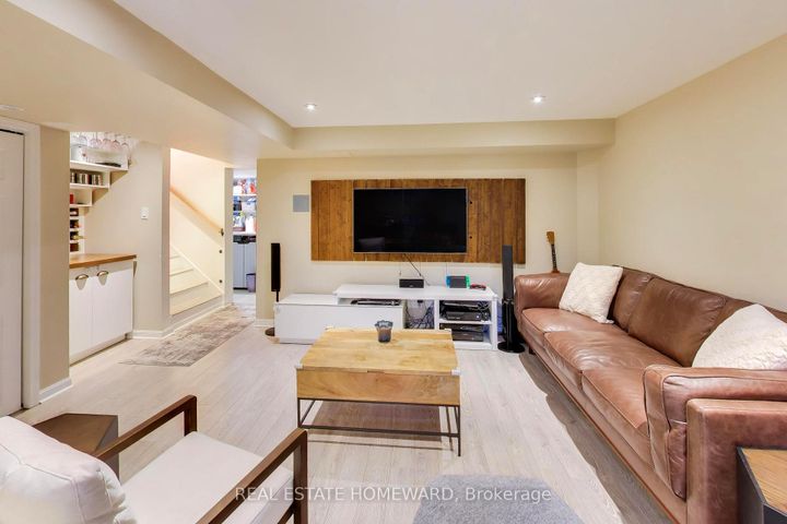 Photo 26 at 3375 Fenwick Crescent, Erin Mills, Mississauga