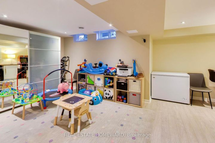 Photo 30 at 3375 Fenwick Crescent, Erin Mills, Mississauga