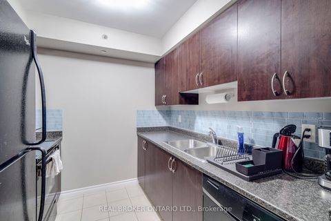 Photo 7 at 225 - 35 Saranac Boulevard, Lawrence, Toronto