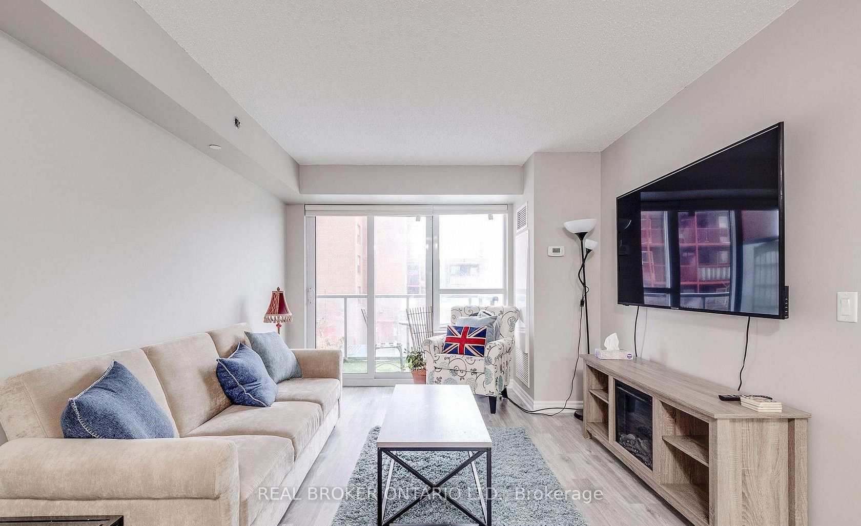225 - 35 Saranac Boulevard, Lawrence, Toronto 