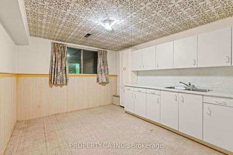 Photo 25 at 77 Troutbrooke Drive, CFB, Toronto