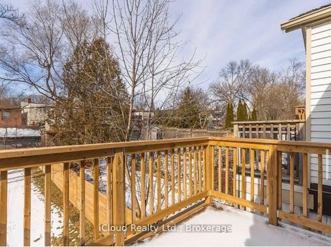 Photo 9 at 386 Coxwell Avenue, Woodbine Corridor, Toronto