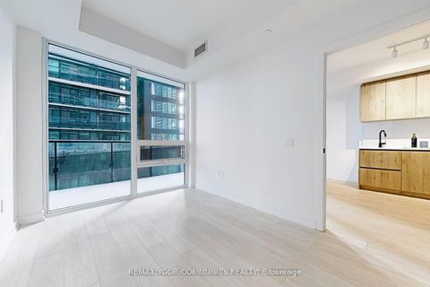 Photo 13 at 1401 - 117 Broadway Avenue, Mount Pleasant West, Toronto
