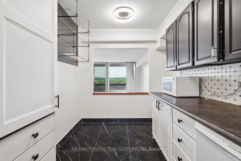 Photo 5 at 1307 - 250 Scarlett Road, Smythe, Toronto