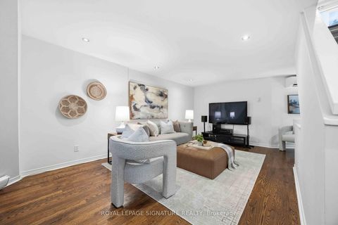 Photo 17 at 7 - 2366 Queen Street E, The Beaches, Toronto
